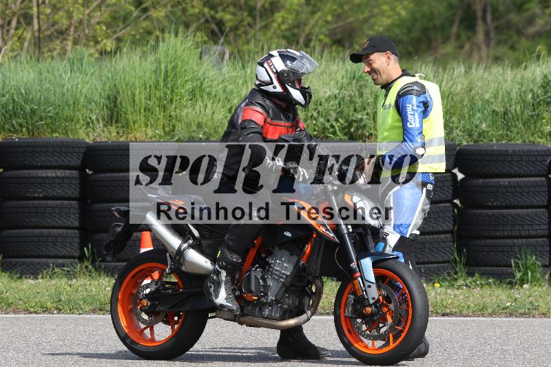 Archiv-2025/10 23.04.2025 Cornu Master School ADR/gruen-vert/0-2